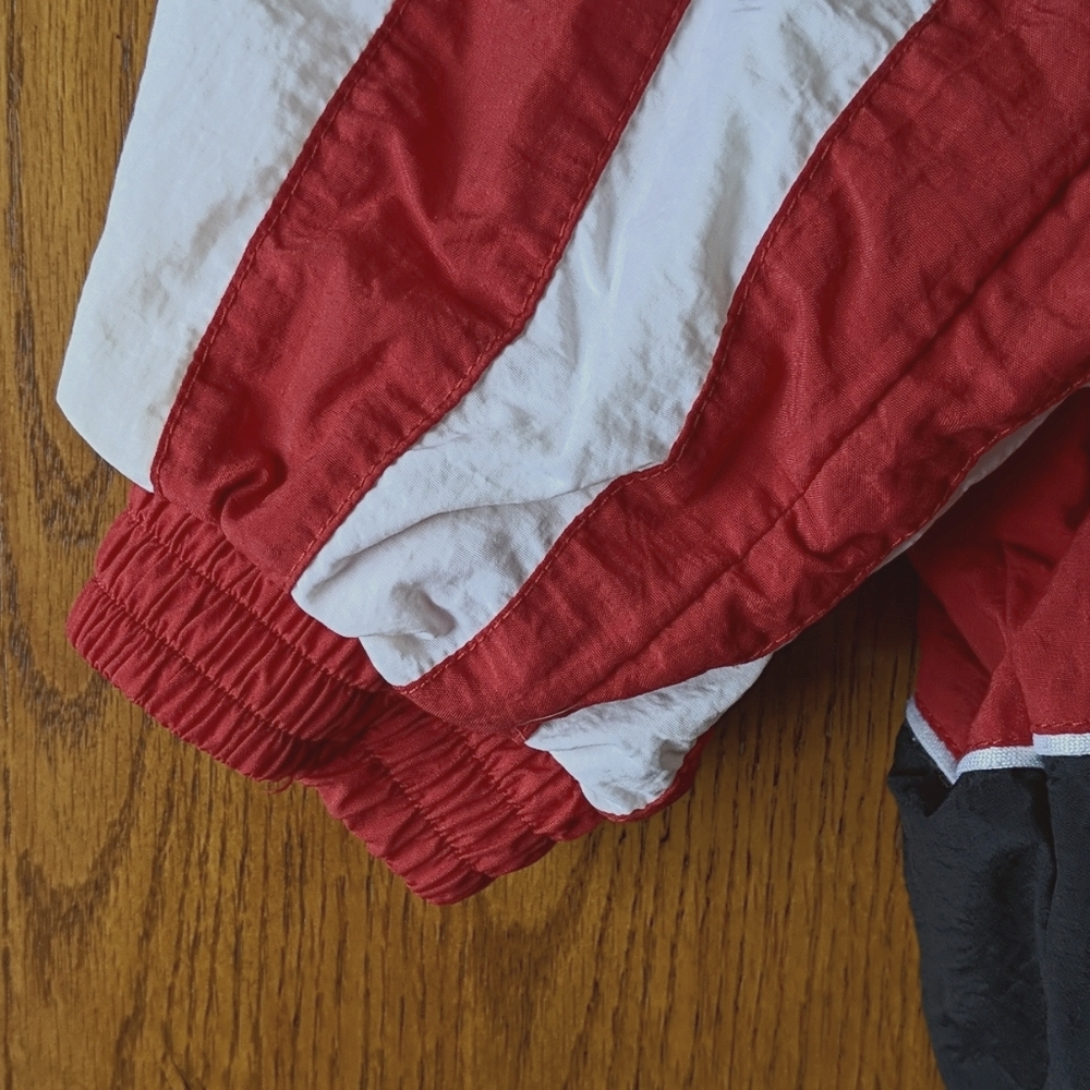 Windbreaker - Size M - Picture 4 of 6
